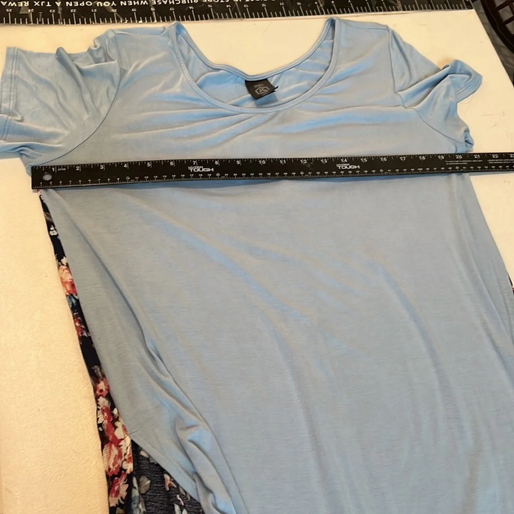 Agnes & Dora size large light blue front high low tee navy print back - Picture 14 of 16